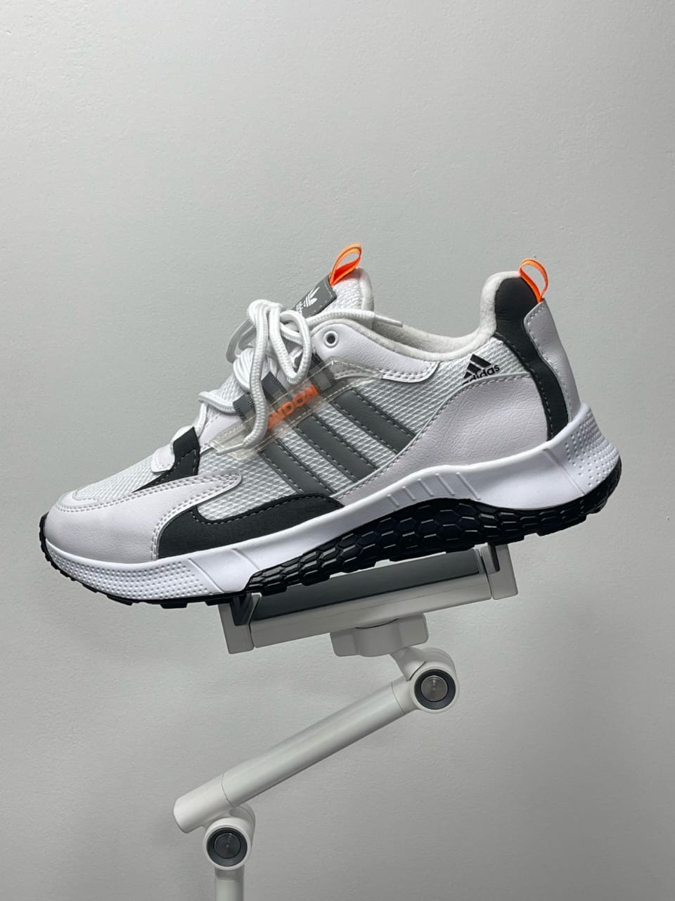 ADIDAS LONDON - IMPORTADO DE ESTADOS UNIDOS