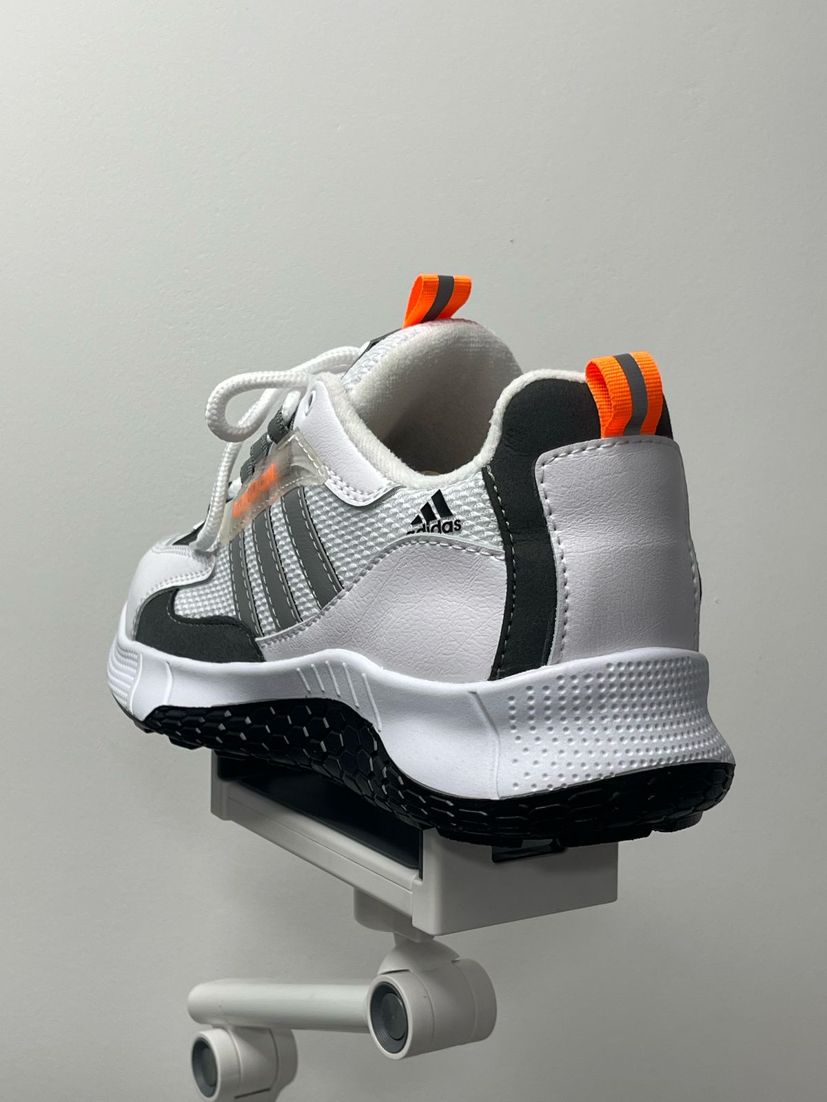 ADIDAS LONDON - IMPORTADO DE ESTADOS UNIDOS