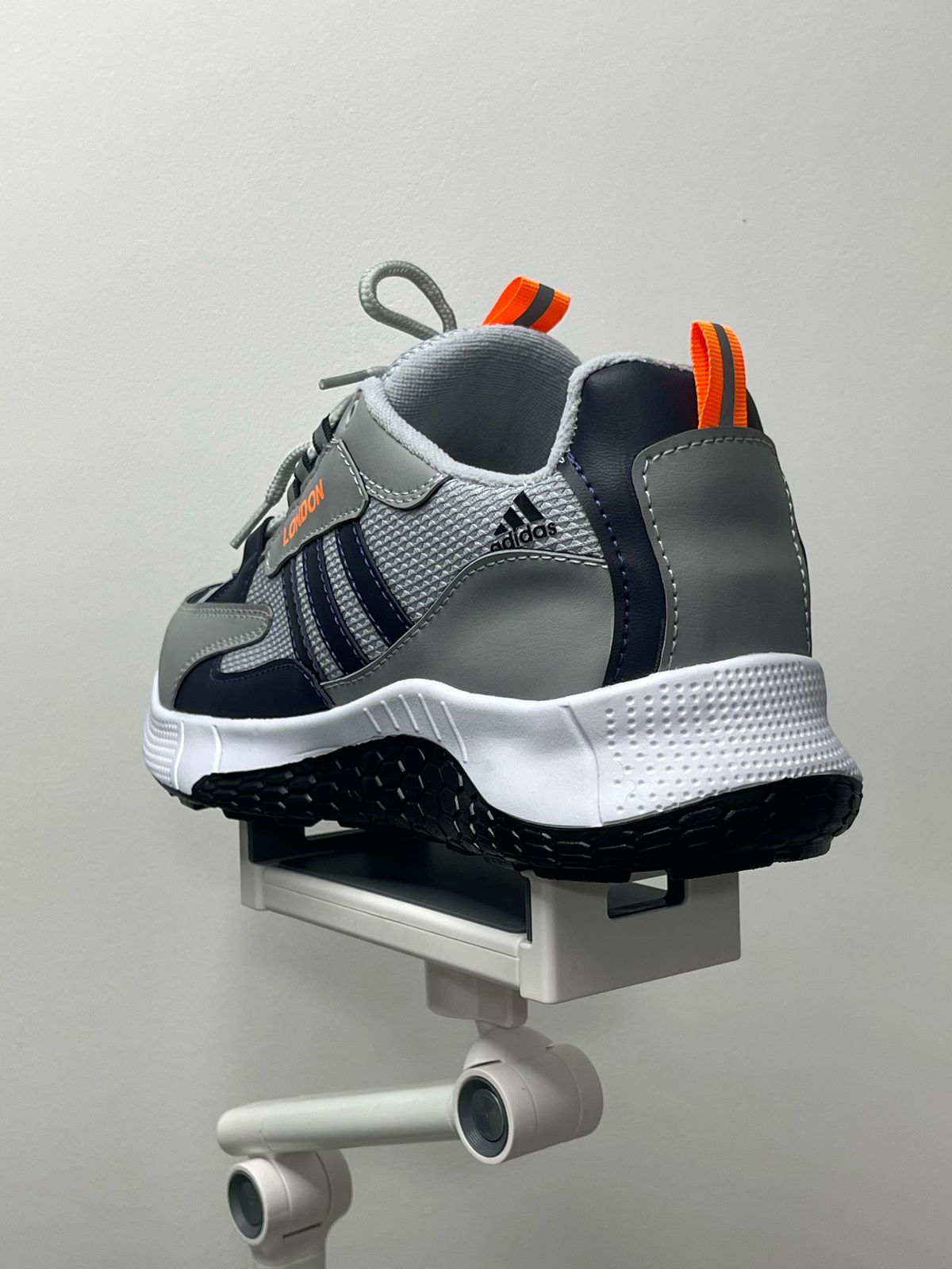ADIDAS LONDON - IMPORTADO DE ESTADOS UNIDOS
