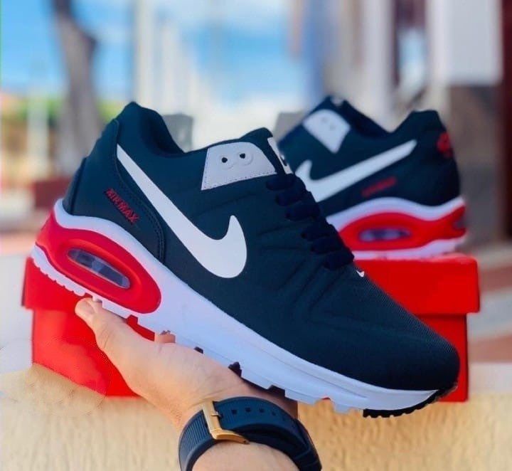 Nike AIR MAX