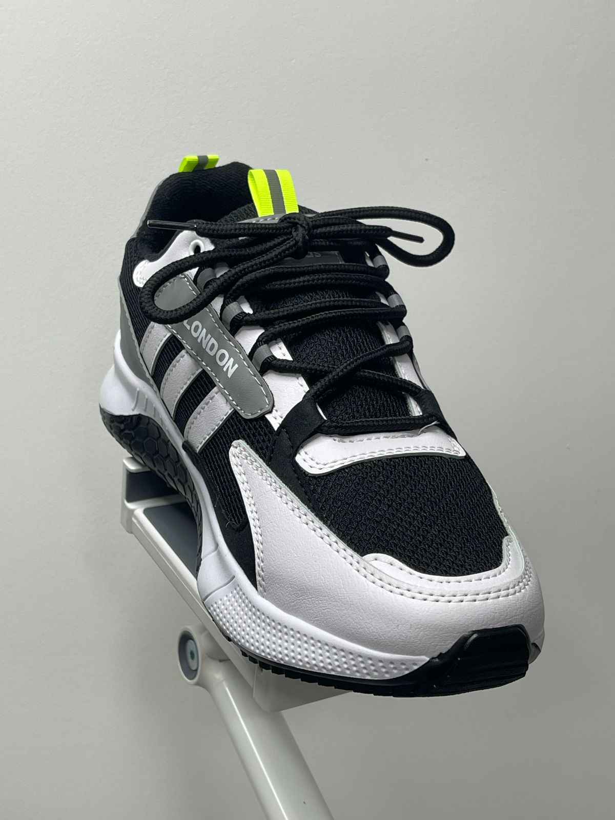 ADIDAS LONDON - IMPORTADO DE ESTADOS UNIDOS