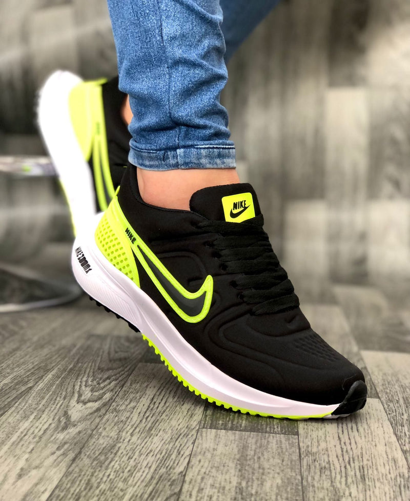 NIKE ZOOM